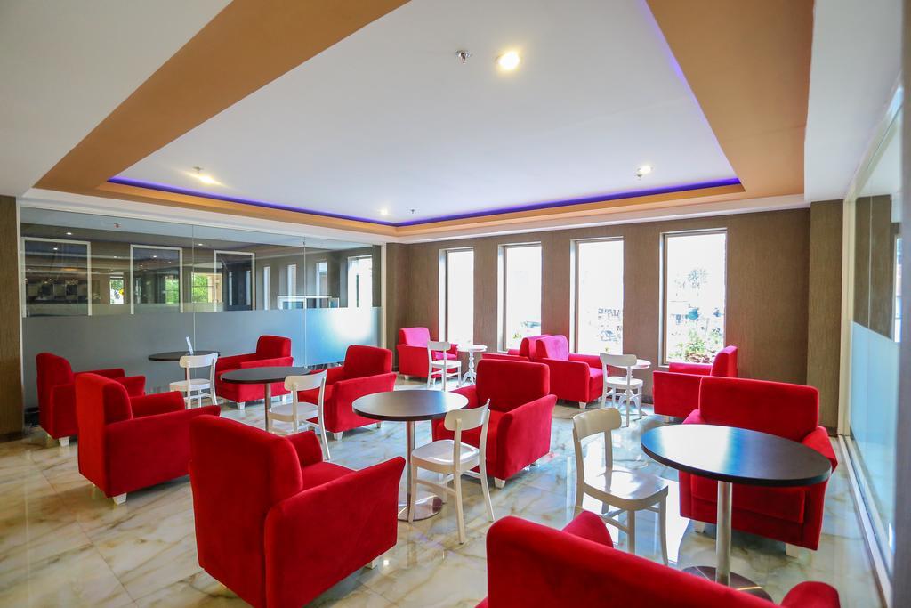 ซิลเวีย โฮเทล พรีเมียร์ คูแปง Hotel กูปัง ภายนอก รูปภาพ