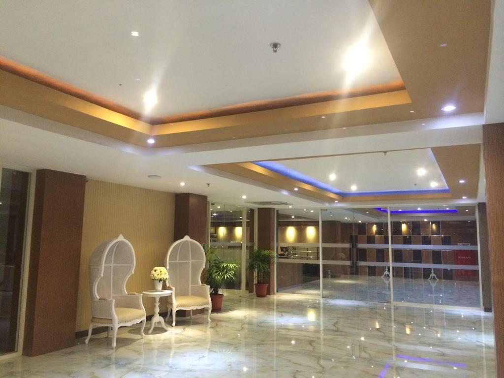 ซิลเวีย โฮเทล พรีเมียร์ คูแปง Hotel กูปัง ภายนอก รูปภาพ