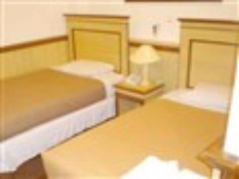 ซิลเวีย โฮเทล พรีเมียร์ คูแปง Hotel กูปัง ภายนอก รูปภาพ