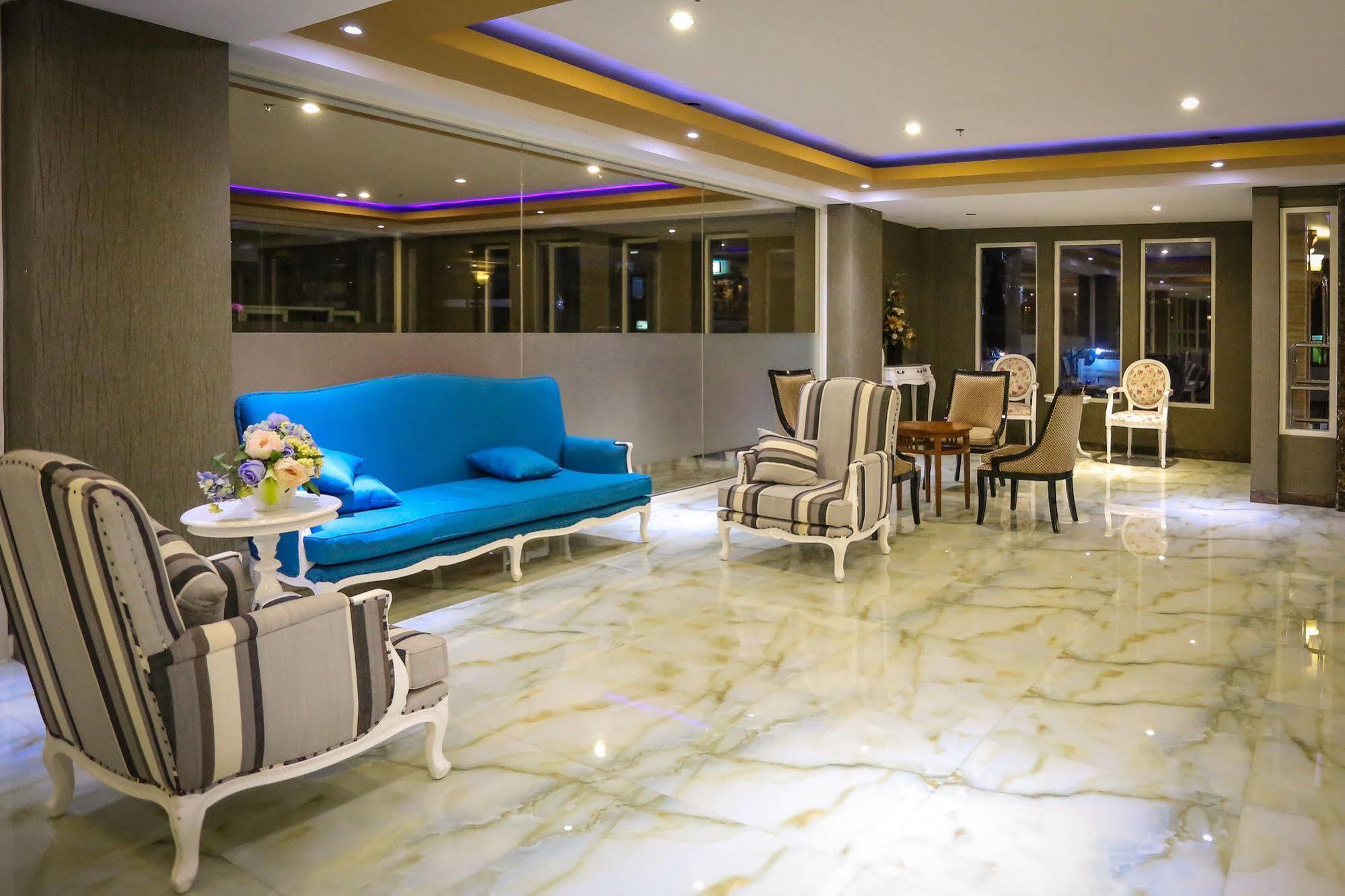 ซิลเวีย โฮเทล พรีเมียร์ คูแปง Hotel กูปัง ภายนอก รูปภาพ