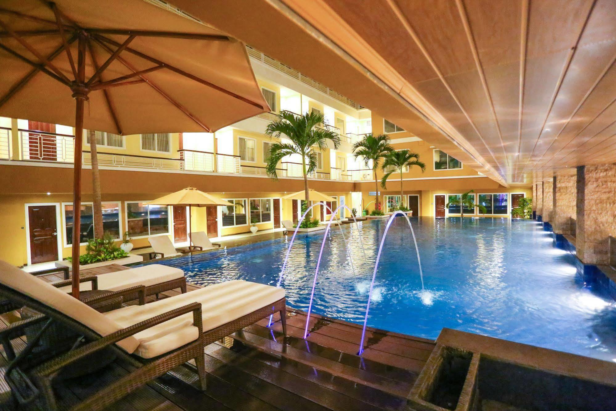 ซิลเวีย โฮเทล พรีเมียร์ คูแปง Hotel กูปัง ภายนอก รูปภาพ