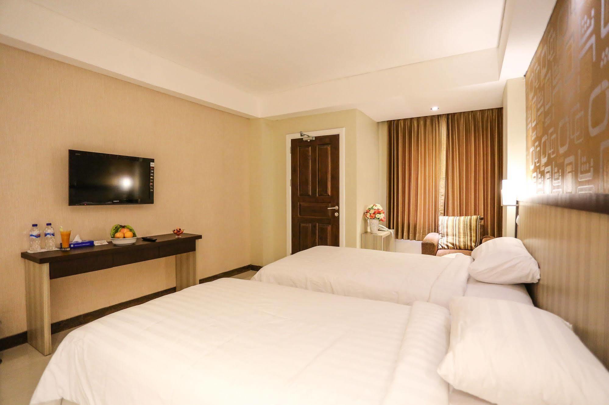 ซิลเวีย โฮเทล พรีเมียร์ คูแปง Hotel กูปัง ภายนอก รูปภาพ