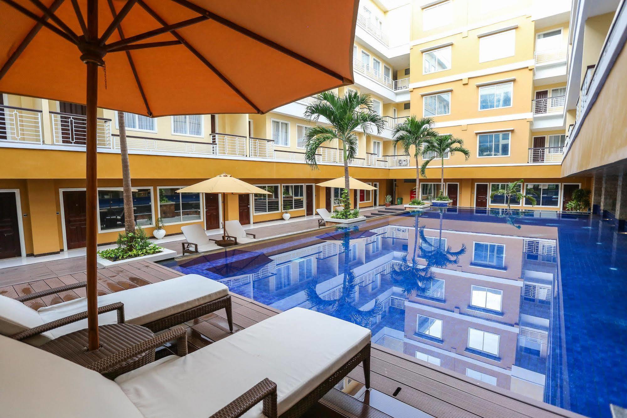 ซิลเวีย โฮเทล พรีเมียร์ คูแปง Hotel กูปัง ภายนอก รูปภาพ